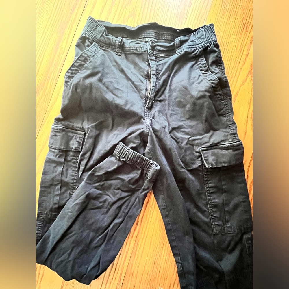 American Eagle Black Cropped Cargo Pants